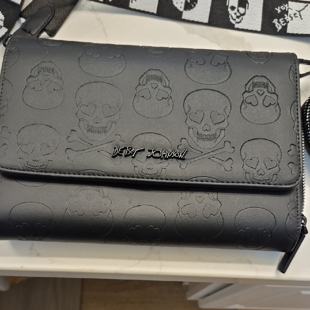 Betsey Johnson Black Skull Crossbody Bag